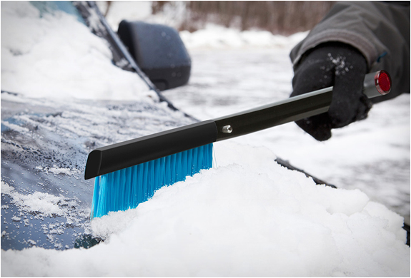 zeus-snow-shovel-and-brush-3.jpg | Image